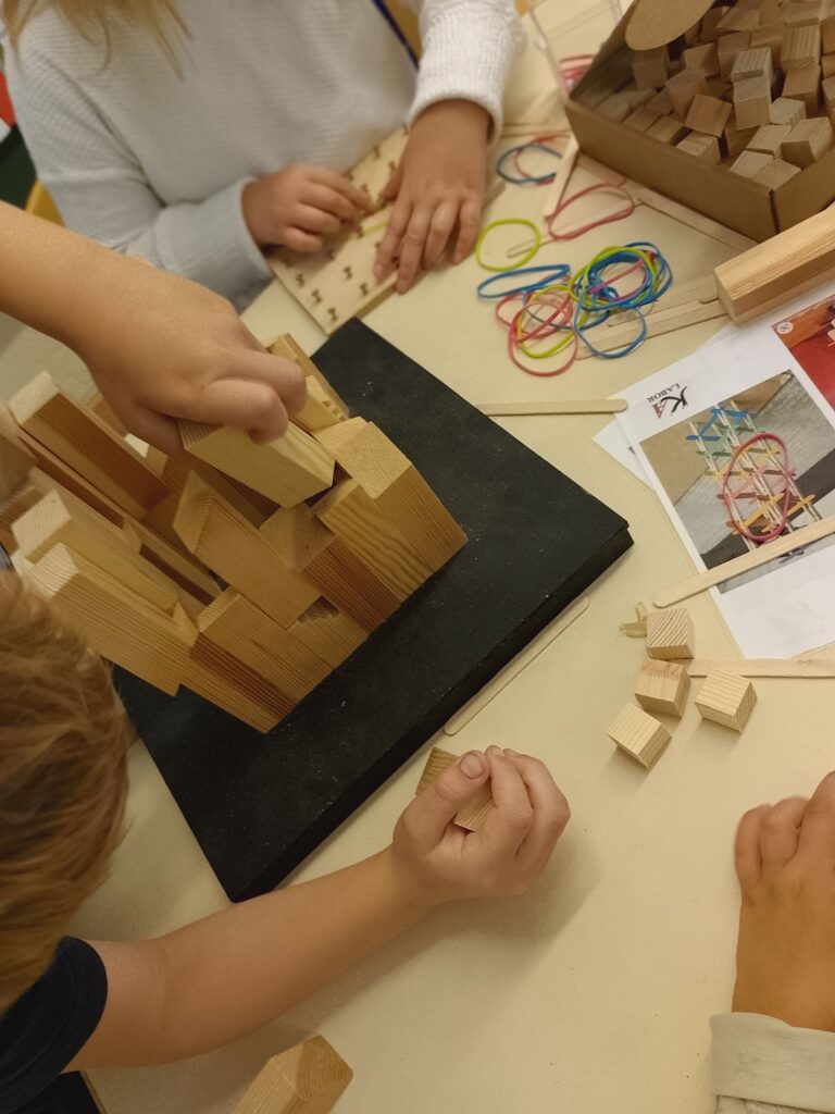 kindergarten-Architektur-Ram-material-experiment